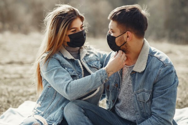 couple date face masks