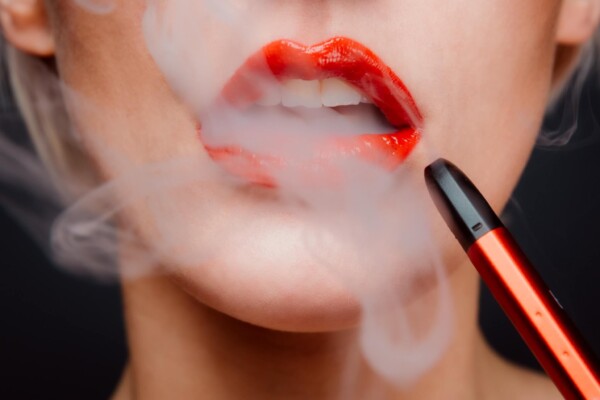 Vaping appears to be an ineffective way of helping people quit smoking.