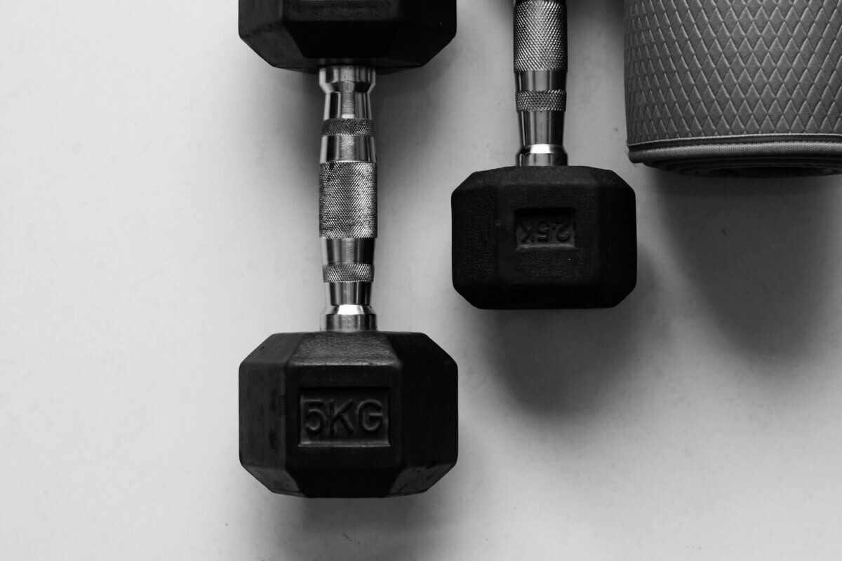 a pair of dumbbells