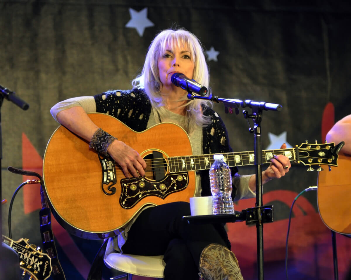 Emmylou Harris performing in Canada in 2011