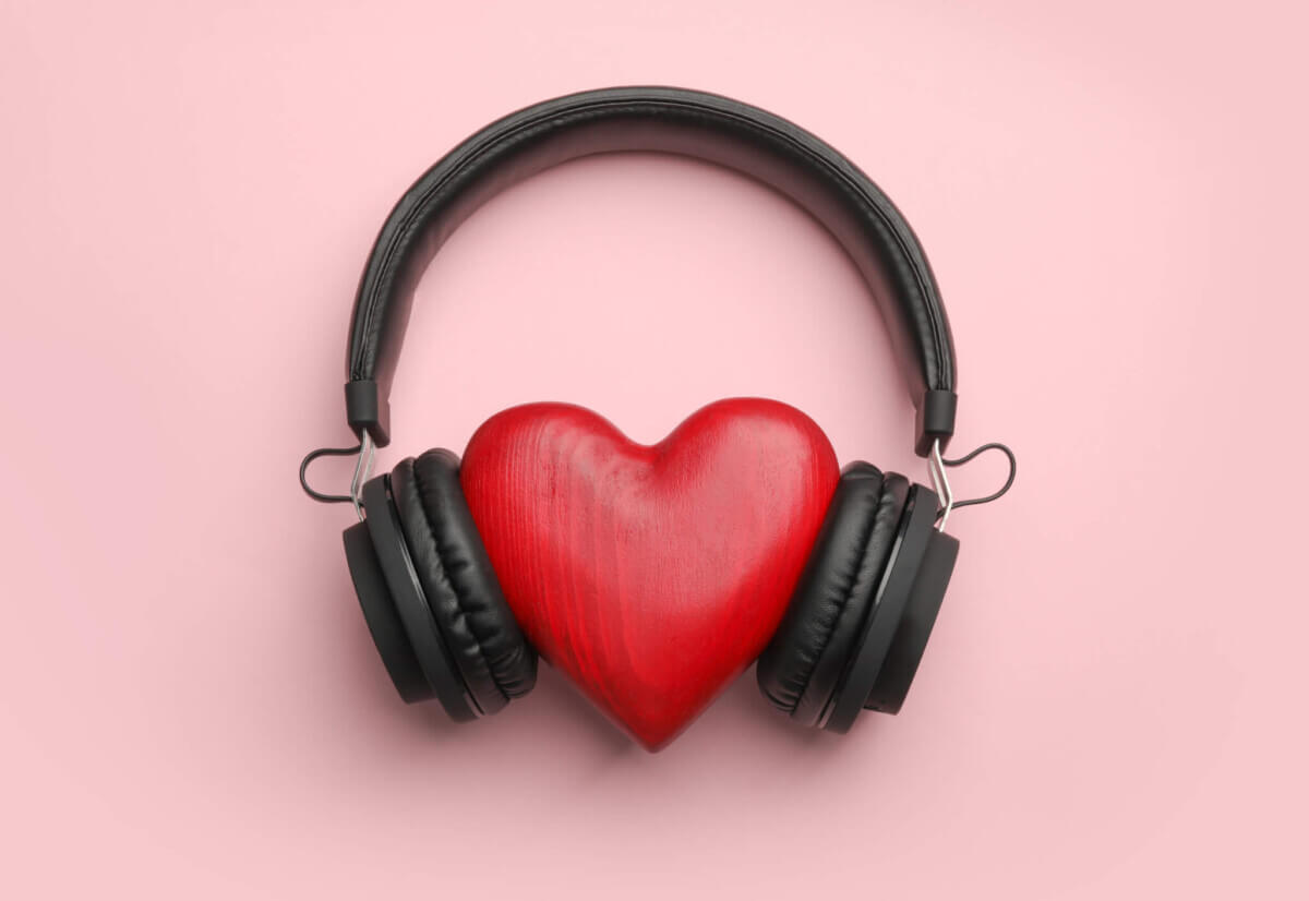 Heart wearing headphones