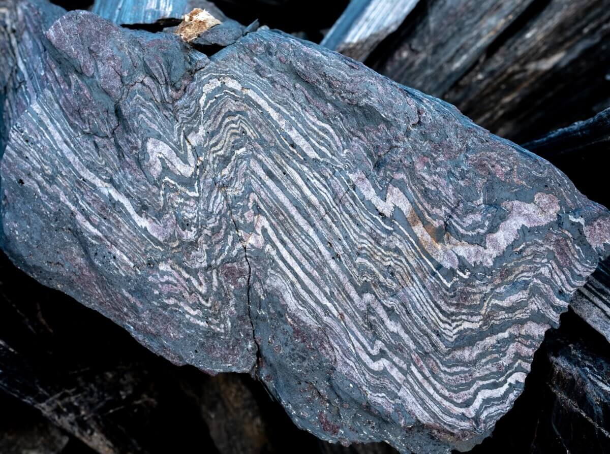 Magnetic field evidence in banded iron formation