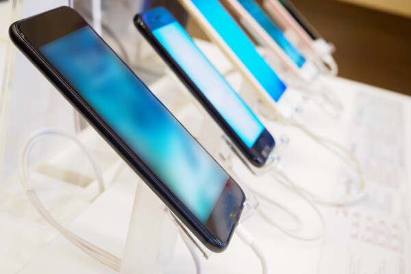 smartphones in store on display